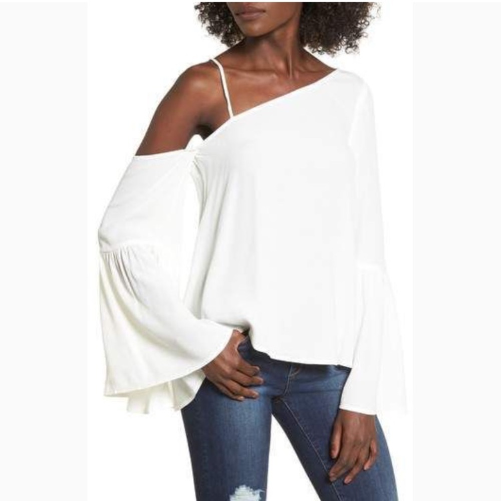 NWOT Leith One-Shoulder Bell Sleeve Top